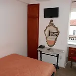 Byron Traditional فندق 2*