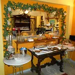Byron Traditional فندق
