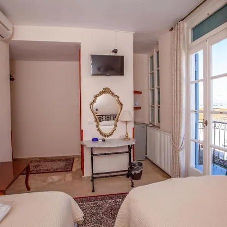 Ξενοδοχείο Byron Traditional 2*