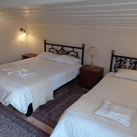 Byron Traditional Ναύπλιο