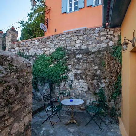 Byron Traditional Nauplia