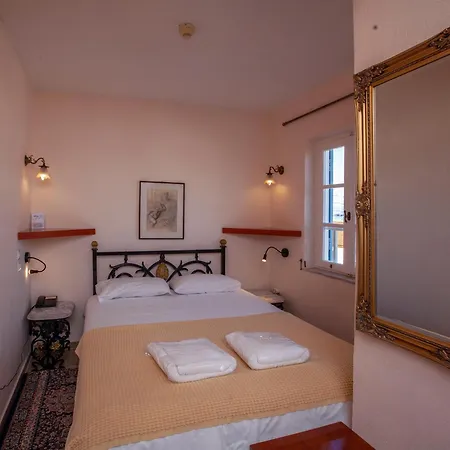 Byron Traditional 2* Náuplia