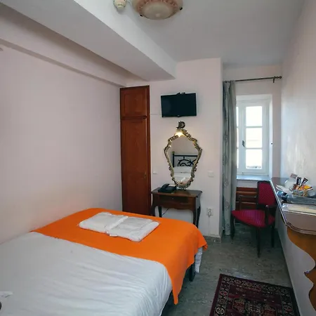 Byron Traditional Nafplio