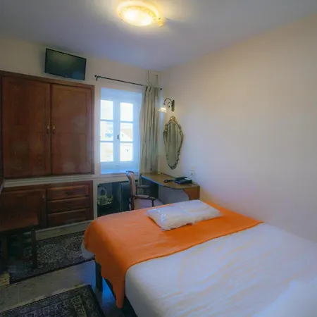 Byron Traditional Nafplio