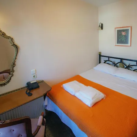 Byron Traditional Hotel