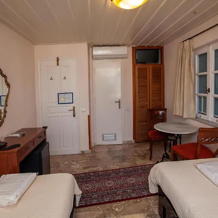 Byron Traditional Nafplio