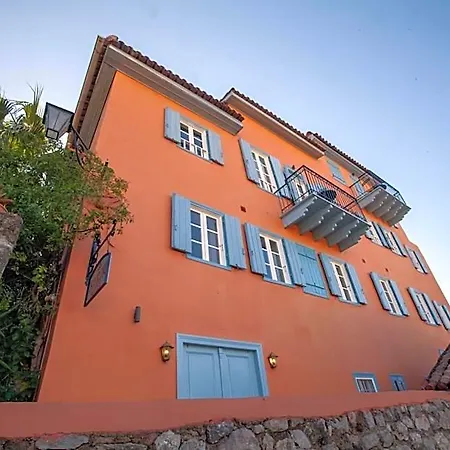 Byron Traditional Hotel 2*