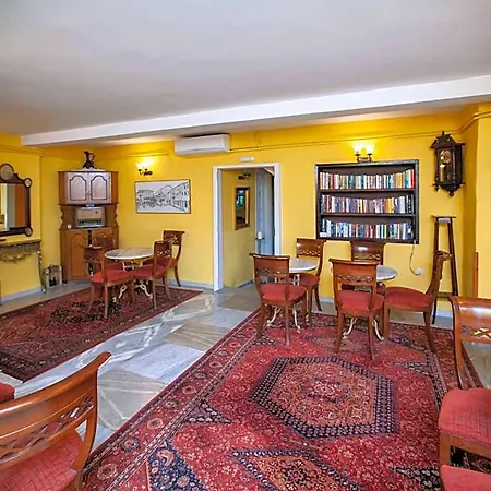 Byron Traditional Hotel 2*