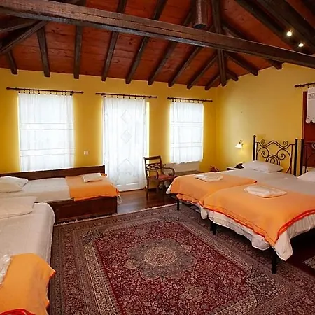 Byron Traditional Hotel 2*