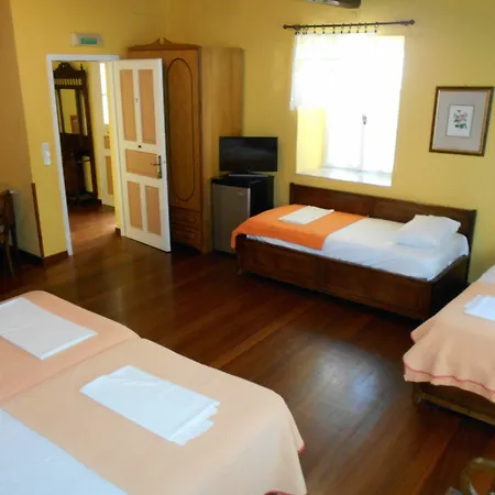 Byron Traditional Hotel