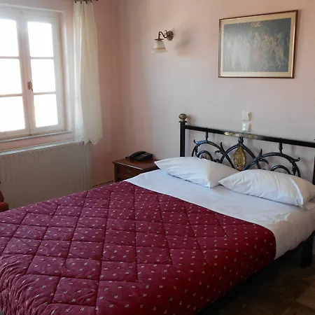 Byron Traditional Hotel 2*