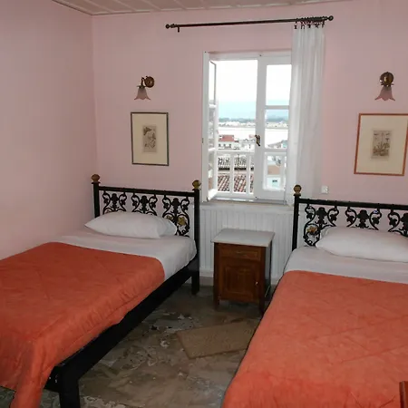 Byron Traditional 2* Nafplio