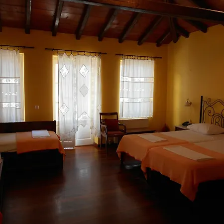 Byron Traditional מלון נאפפליו