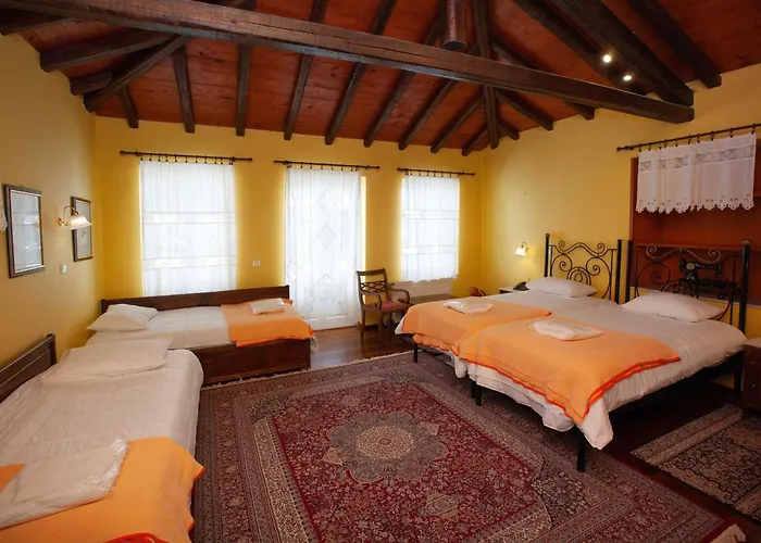 Byron Traditional Hotel 2*