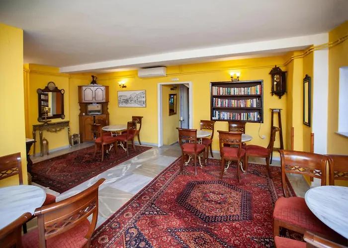 Byron Traditional 2* Nafplio