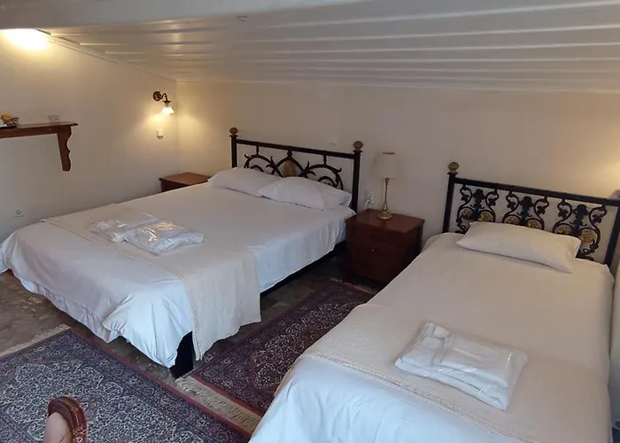 Byron Traditional Nafplio