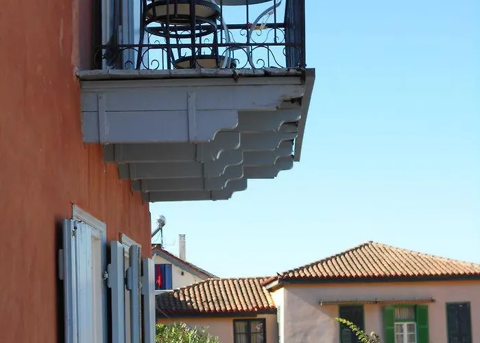 Byron Traditional Nafplio