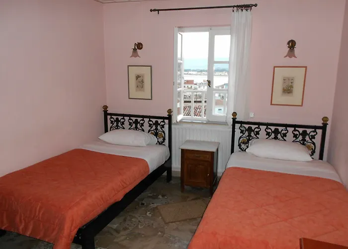 Byron Traditional 2* Nafplio