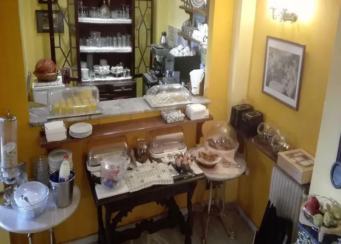 Byron Traditional فندق