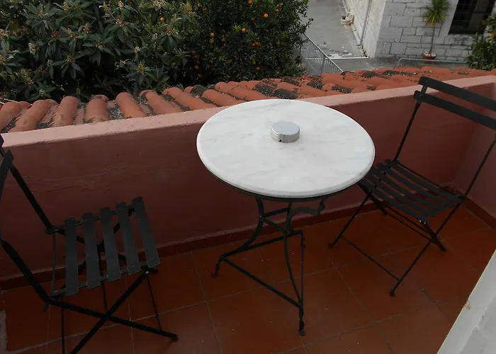 Byron Traditional Hotel 2*