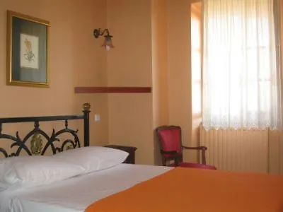 Byron Traditional Hotel